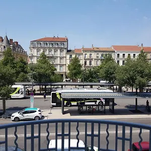 Appartement Grand Sur Les Bvd à 2 Pas De La Gare, Valence (Drome)